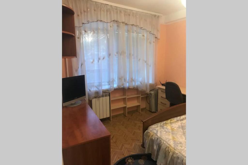 Уютненькая Квартирка Kyiv Exterior foto